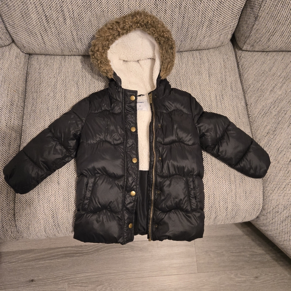Old Navy Black Fluffy Jacket - 5T